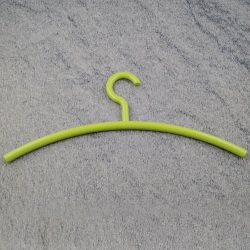 HEWI Kleiderb�gel B�gel 450 mm apfel-gr�n ohne Steg mit feststehendem Haken 570.174