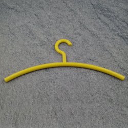 HEWI Kleiderbügel 570.1 18 Senfgelb 450 mm Haken feststehend